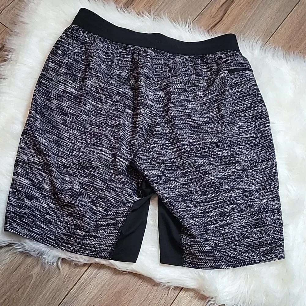 Lululemon Men Gray Athletic Training Shorts Size Large Gym Workout Casual